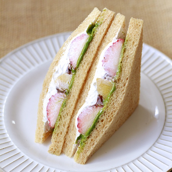 苺と桃の宇治抹茶ショコラ